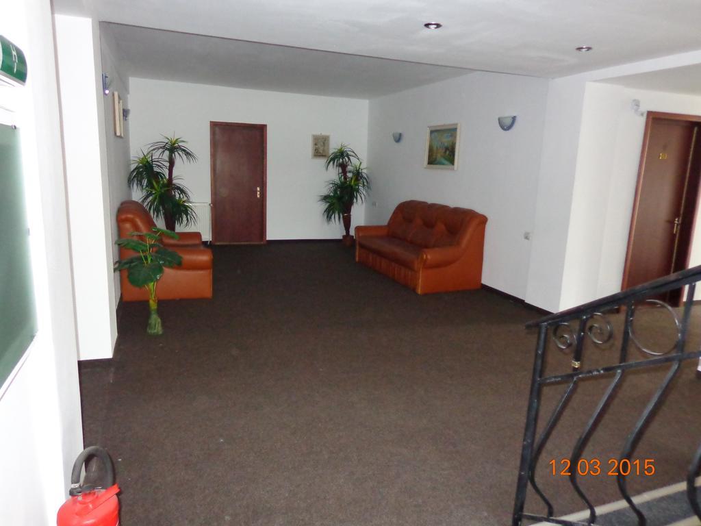 Hotel Cygnus トゥルチャ エクステリア 写真