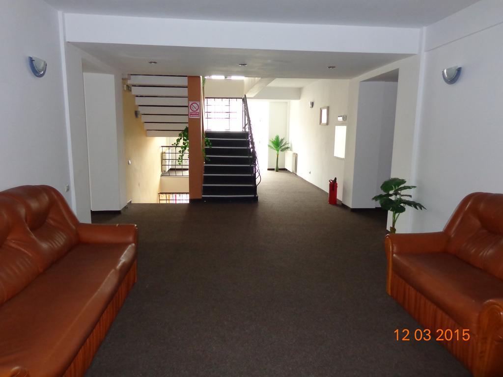 Hotel Cygnus トゥルチャ エクステリア 写真